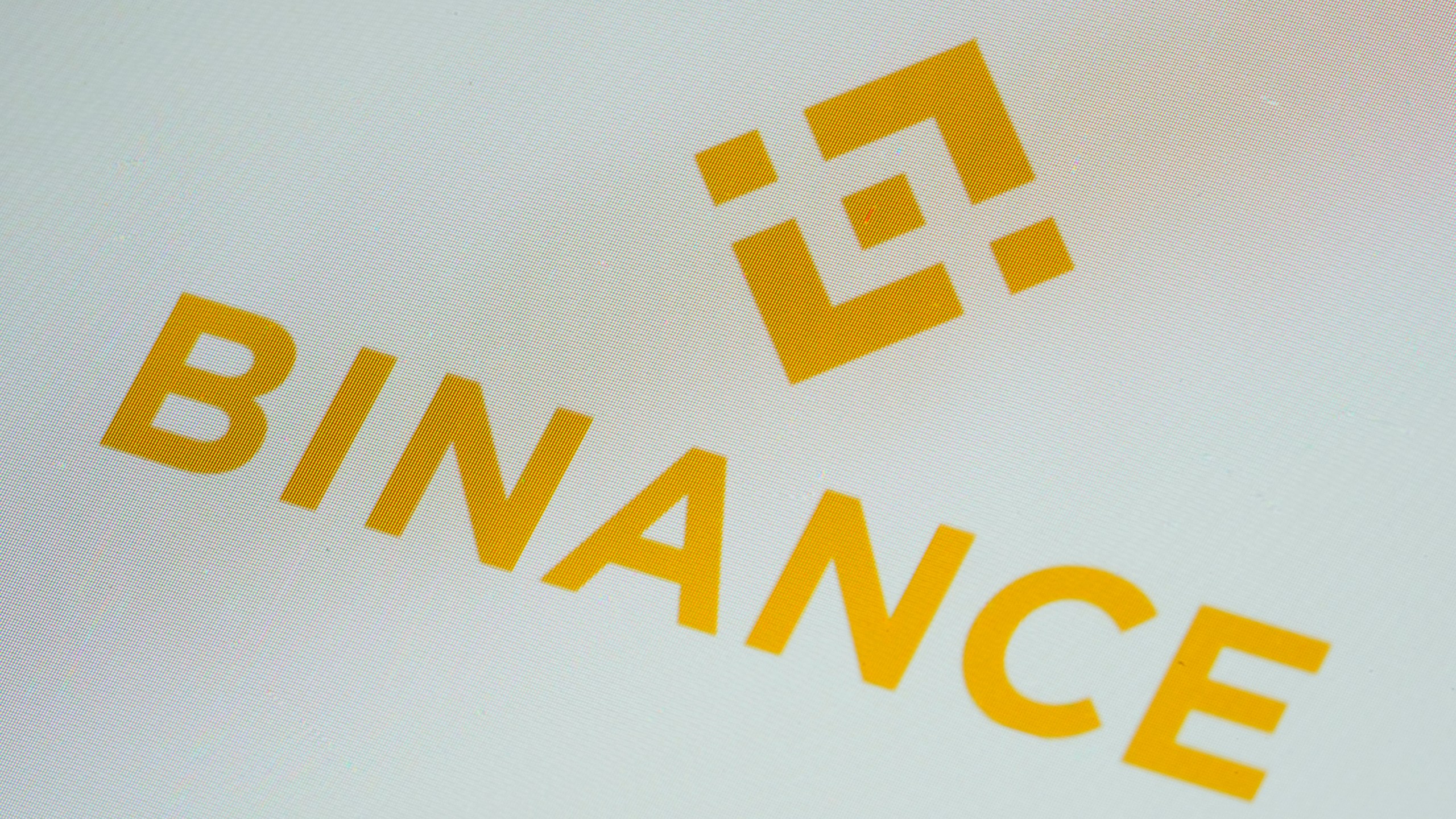 Binance y la SEC: pausa legal impulsa a Binance.US y potencialmente al BNB